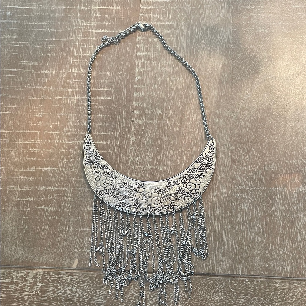 Abercrombie & Fitch Silver Tone Bib Necklace w/ Fringe & Floral Design 17 in